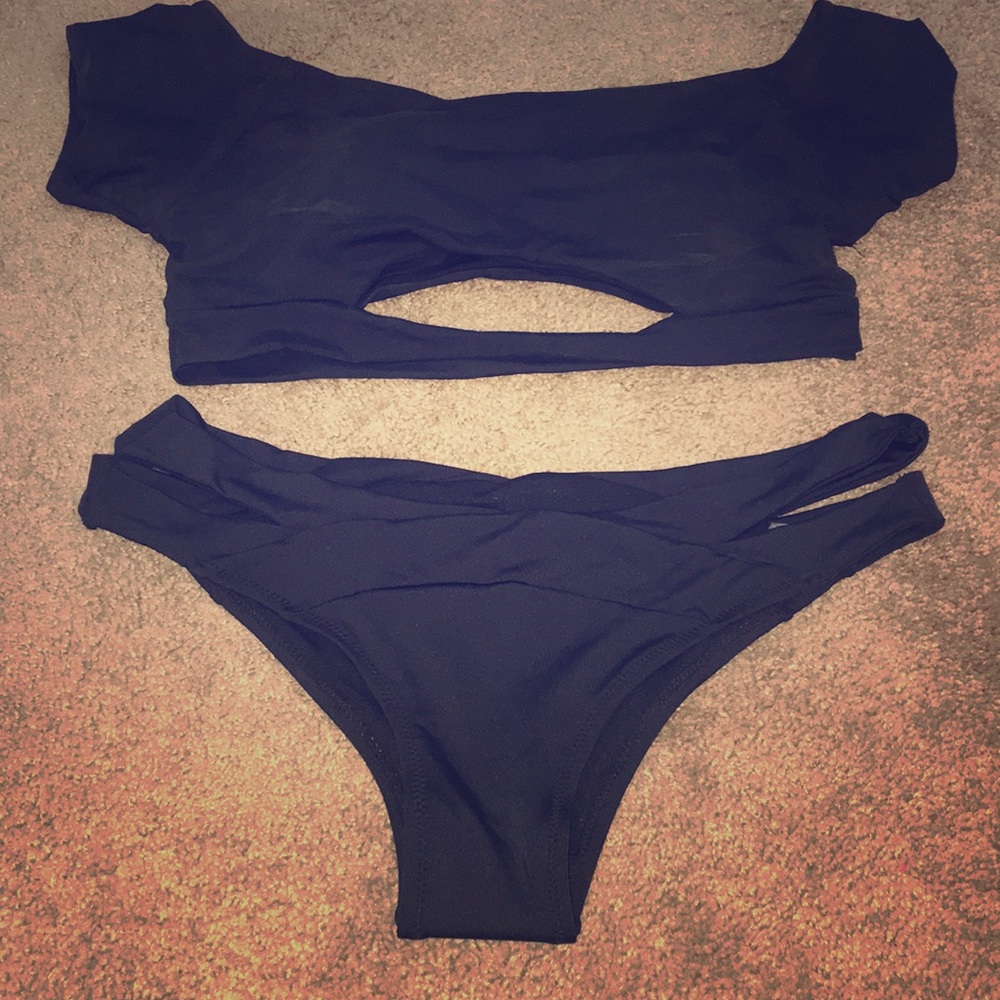 Super cute black bikini set